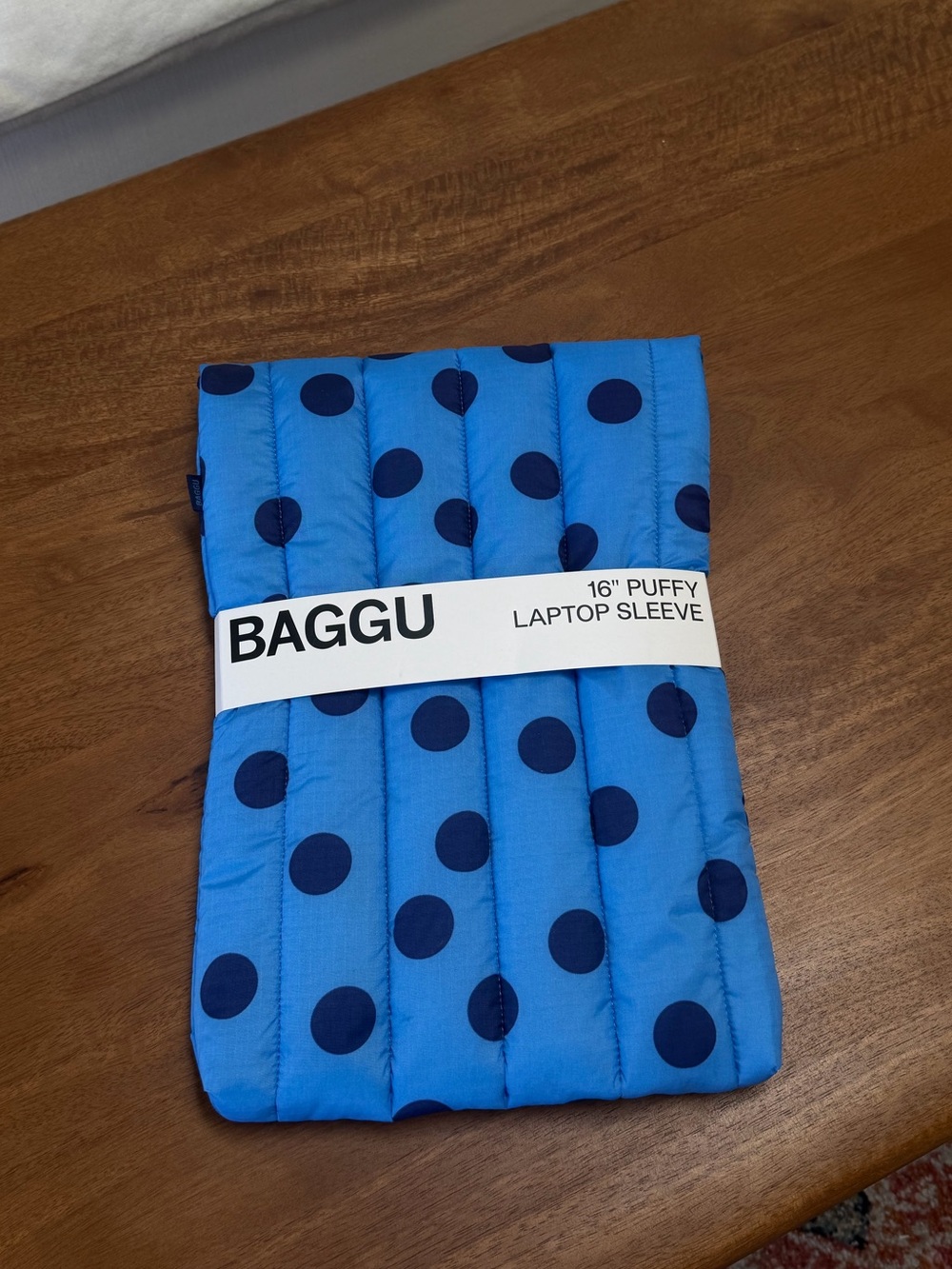 Baggu Polkadot 16’ laptop sleeve